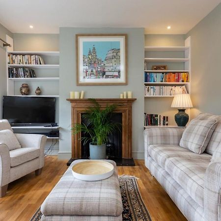 Quaint 2 Bedroom Flat - 9 Minutes Walk To Vauxhall Tube London Exterior photo