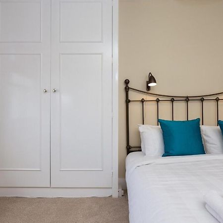 Quaint 2 Bedroom Flat - 9 Minutes Walk To Vauxhall Tube London Exterior photo