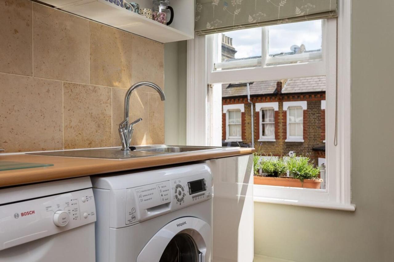 Quaint 2 Bedroom Flat - 9 Minutes Walk To Vauxhall Tube London Exterior photo